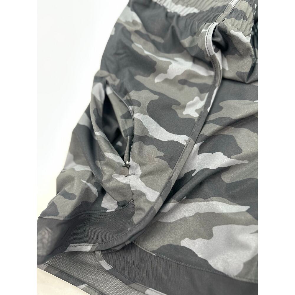 NWOT Athleta 1X Printed Mesh Racer Run Shorts 4” Camo Gray Black - Picture 3 of 9